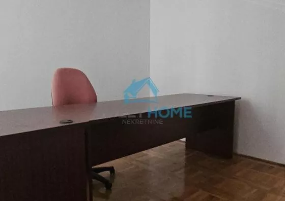 Poslovna zgrada | 4zida