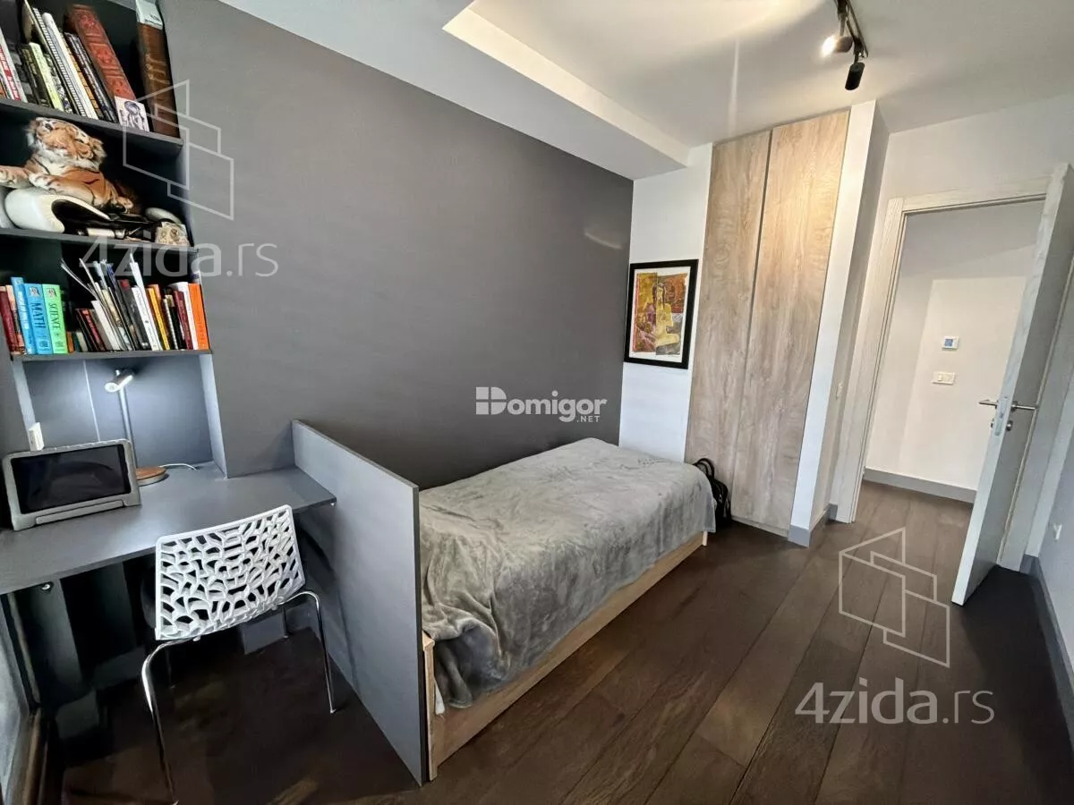 Četvoroiposoban stan | 4zida