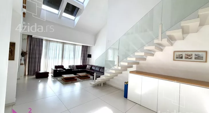 Sedmosoban stan | 4zida