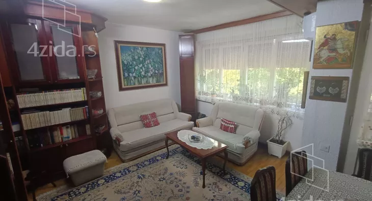 Četvoroiposoban stan | 4zida