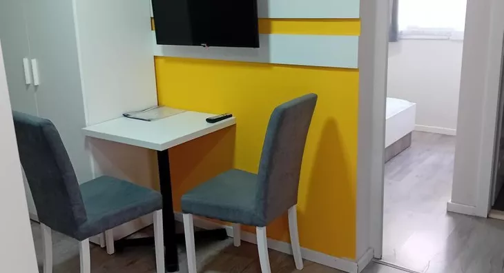 Poslovna zgrada | 4zida