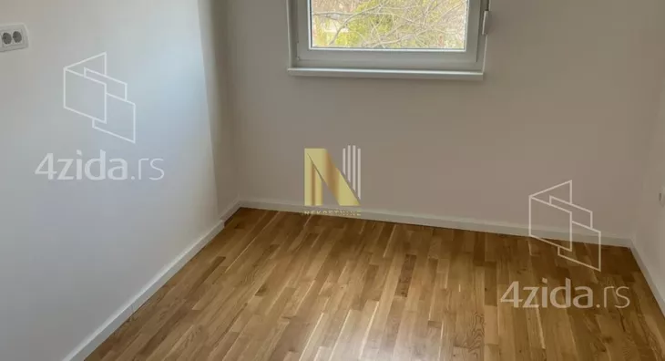 Četvoroiposoban stan | 4zida