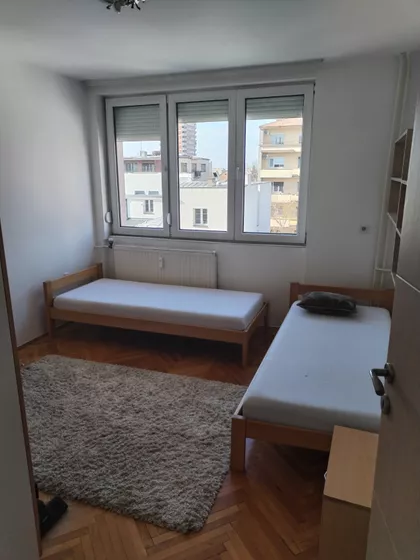 Trg đačkog bataljona | 4zida.rs