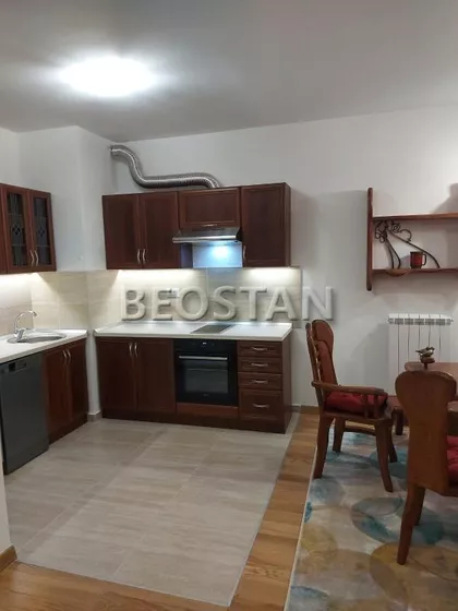 Tadije Sondermajera | 4zida.rs