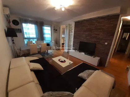 Jurija Gagarina Belvil | 4zida.rs