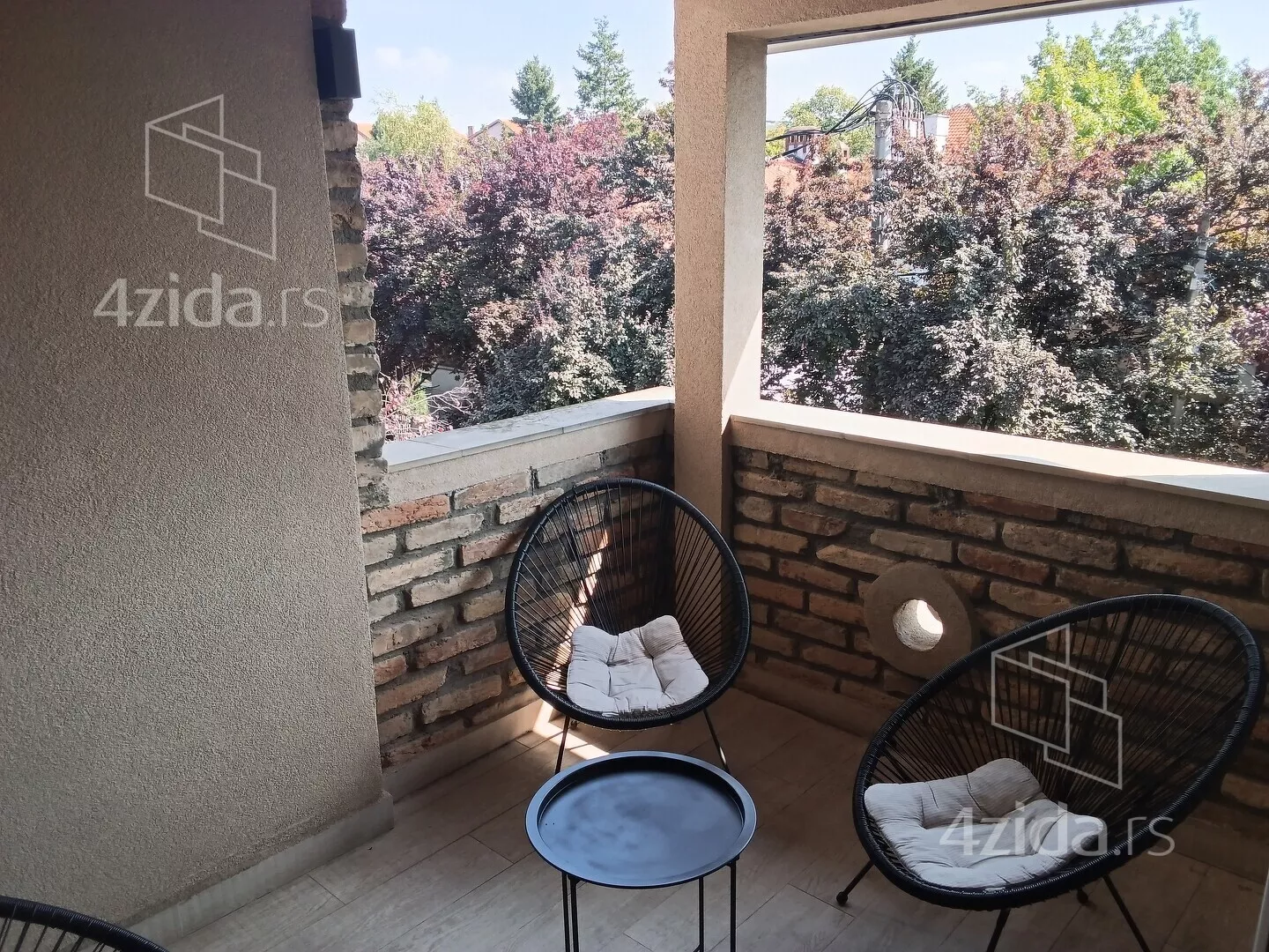 Troiposoban stan | 4zida