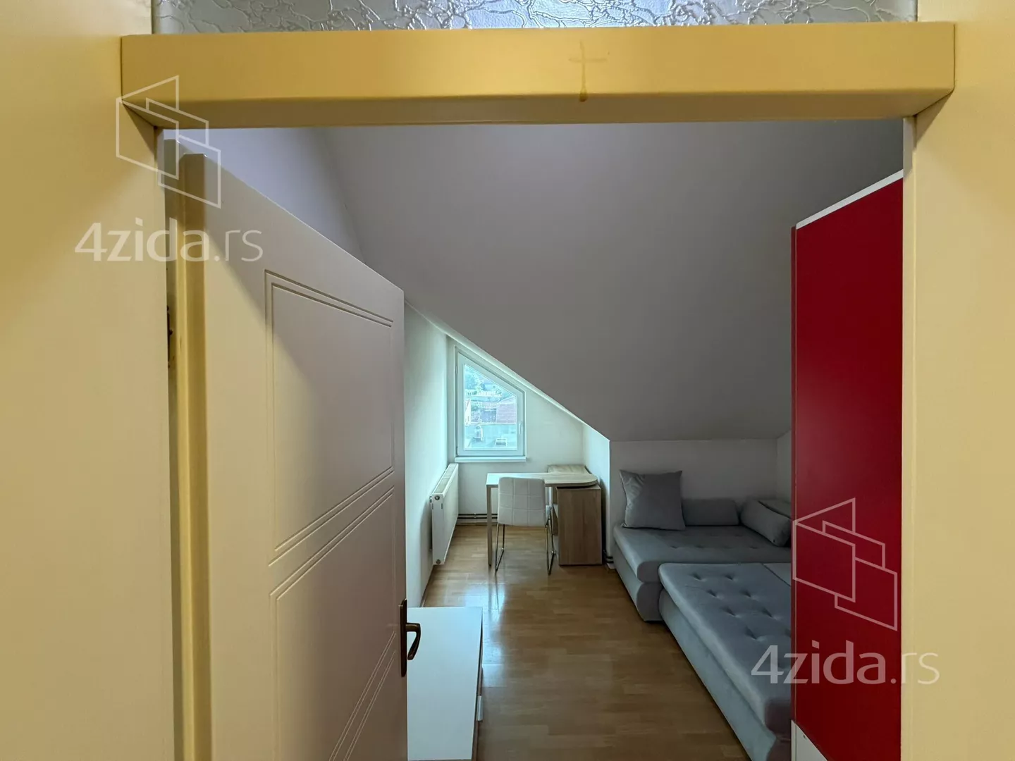 Troiposoban stan | 4zida
