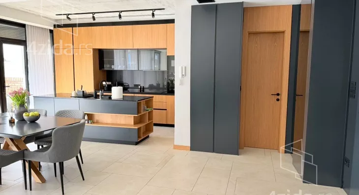 Petosoban stan | 4zida