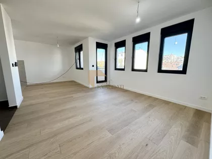 Autokomanda | 4zida.rs