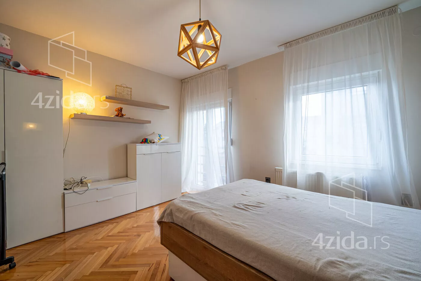 Troiposoban stan | 4zida