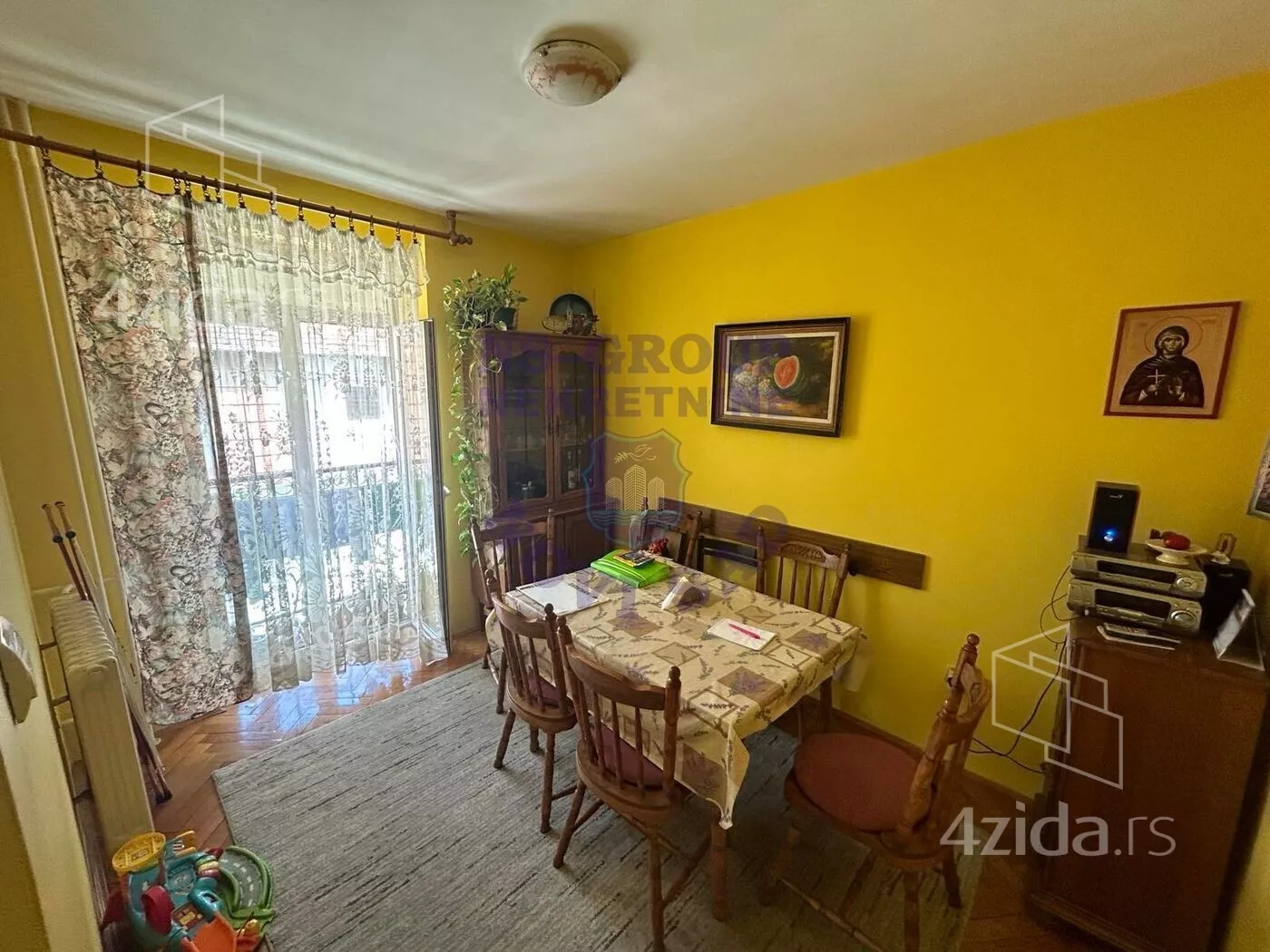 Troiposoban stan | 4zida