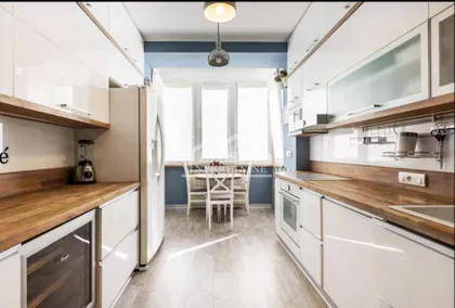 Cetinjska | 4zida.rs