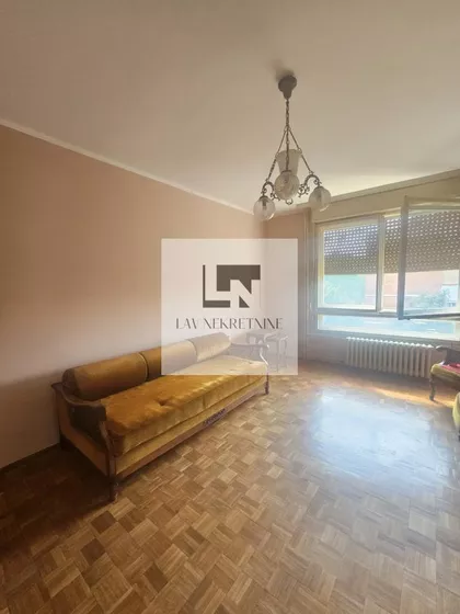 Prvomajska | 4zida.rs