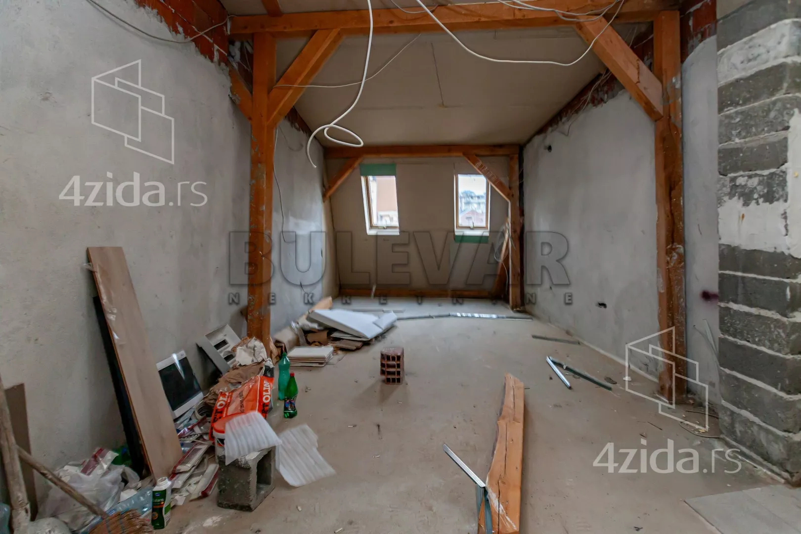 Dvoiposoban stan | 4zida