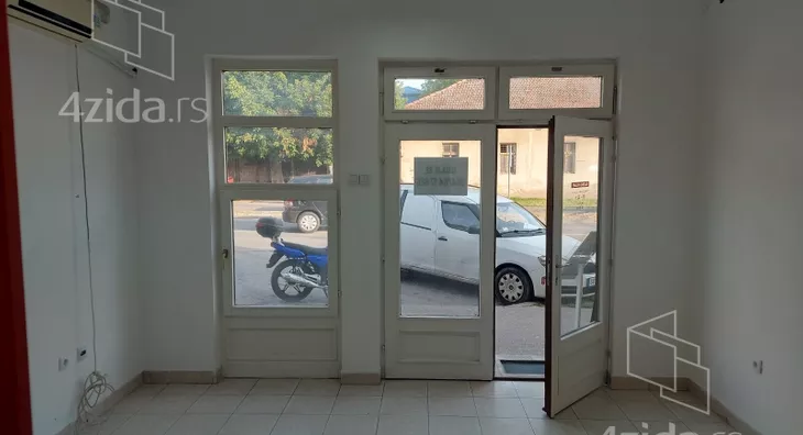 Lokal | 4zida
