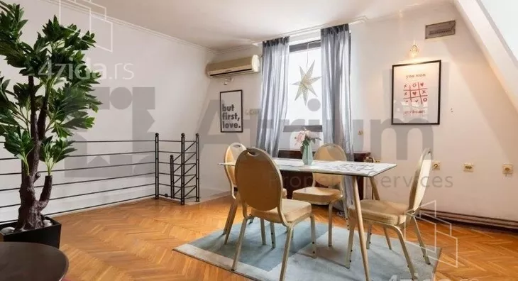 Poslovna zgrada | 4zida