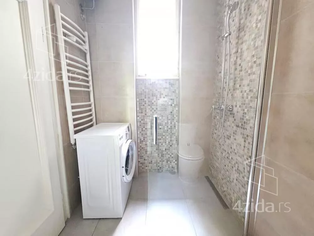 Četvoroiposoban stan | 4zida