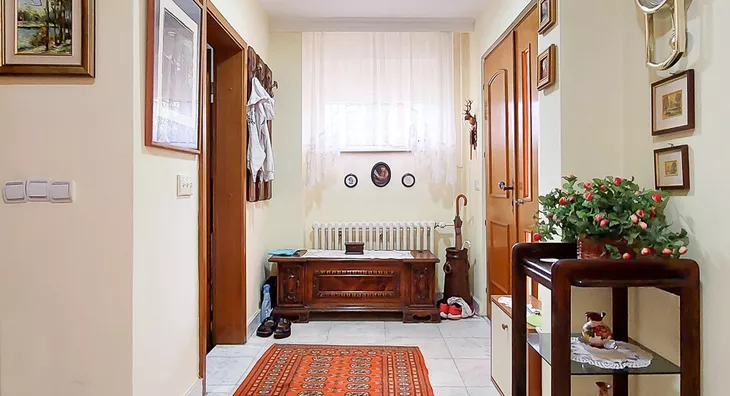 5-etažna kuća | 4zida