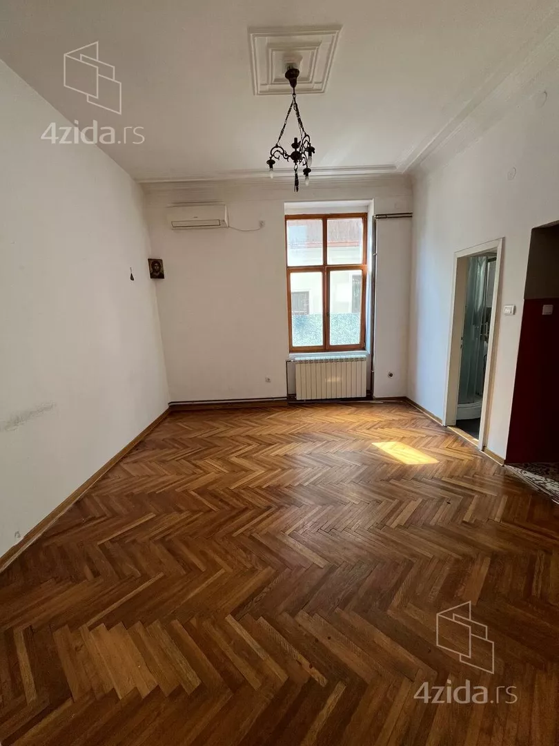 Četvoroiposoban stan | 4zida