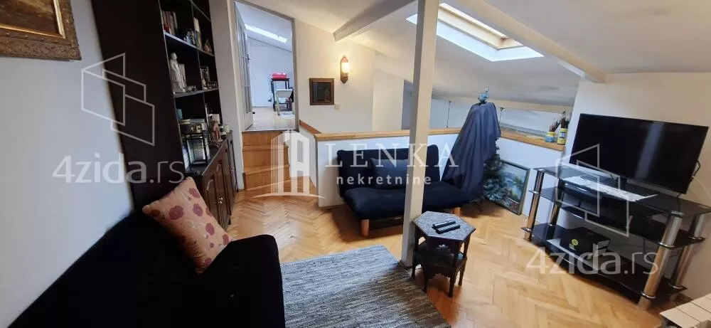 Četvoroiposoban stan | 4zida
