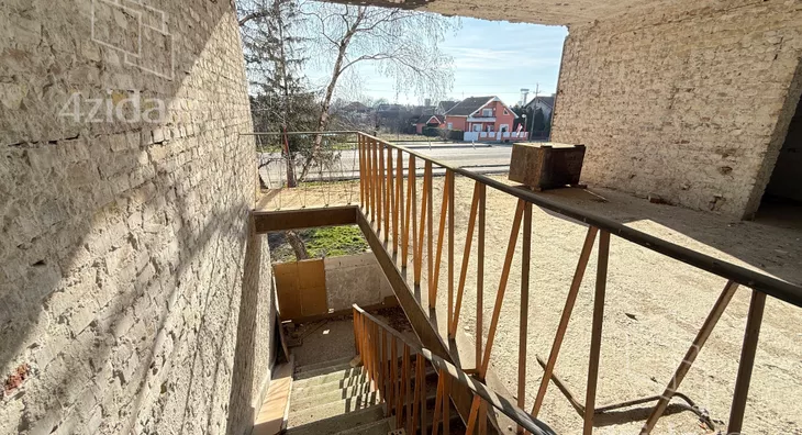 Poslovna zgrada | 4zida