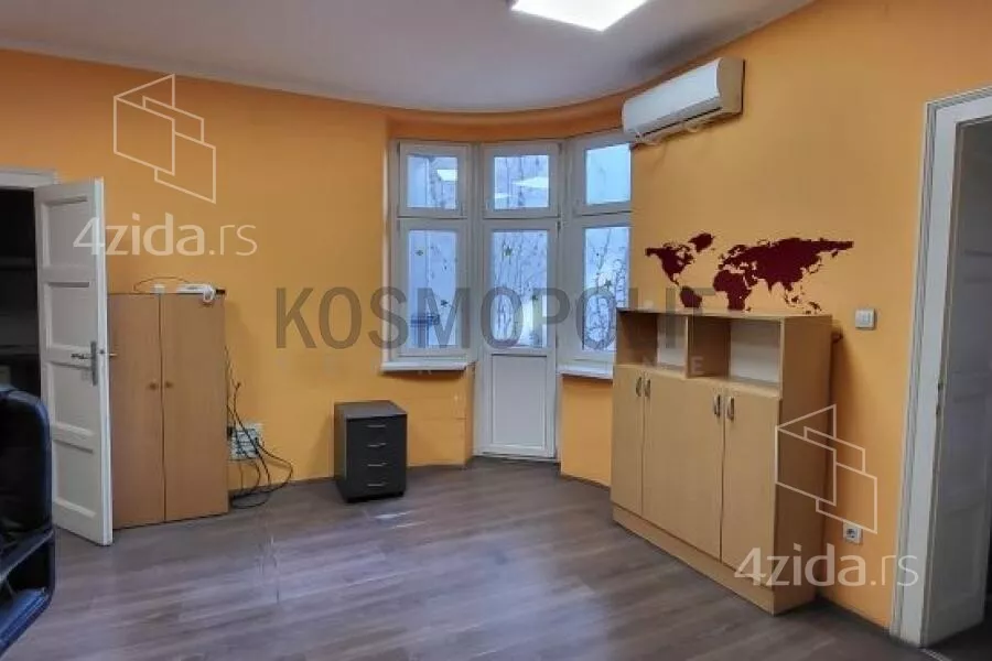 Četvoroiposoban stan | 4zida