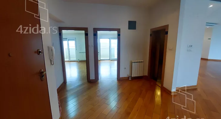 Petosoban stan | 4zida