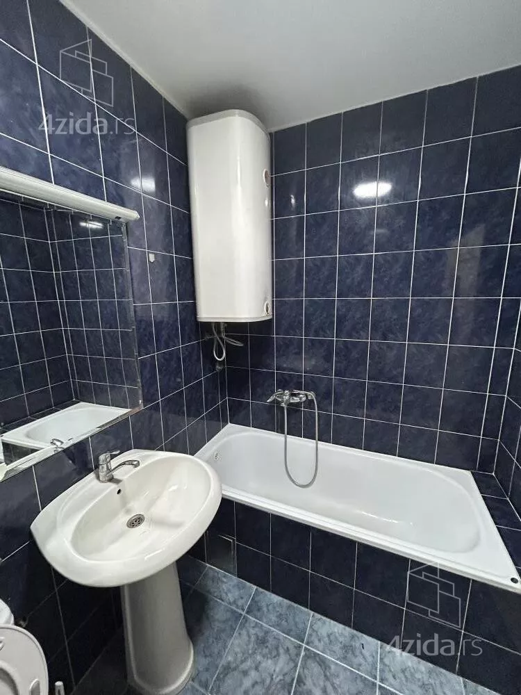 Četvoroiposoban stan | 4zida