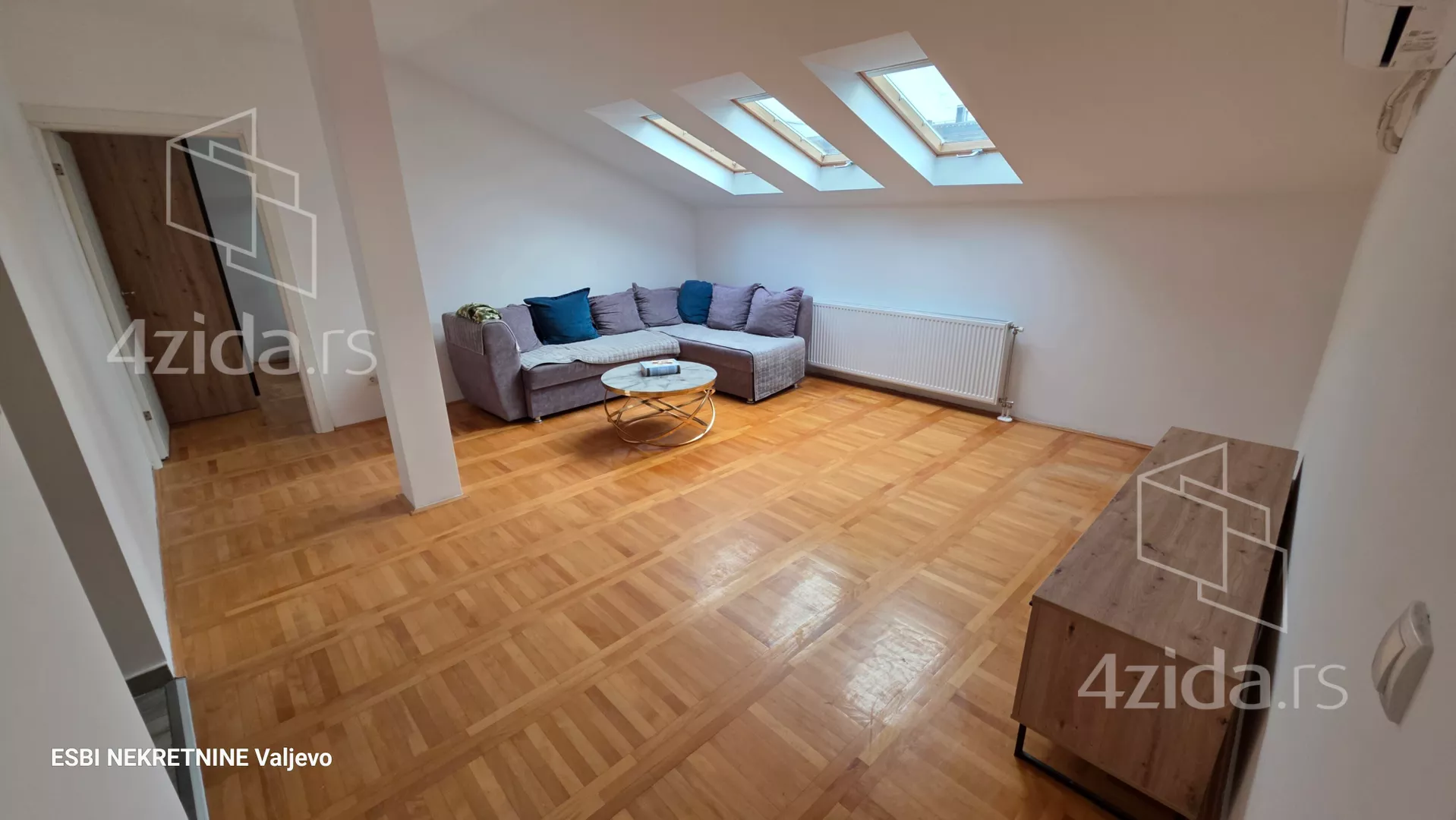 Dvoiposoban stan | 4zida