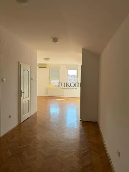 Petra Drapšina | 4zida.rs