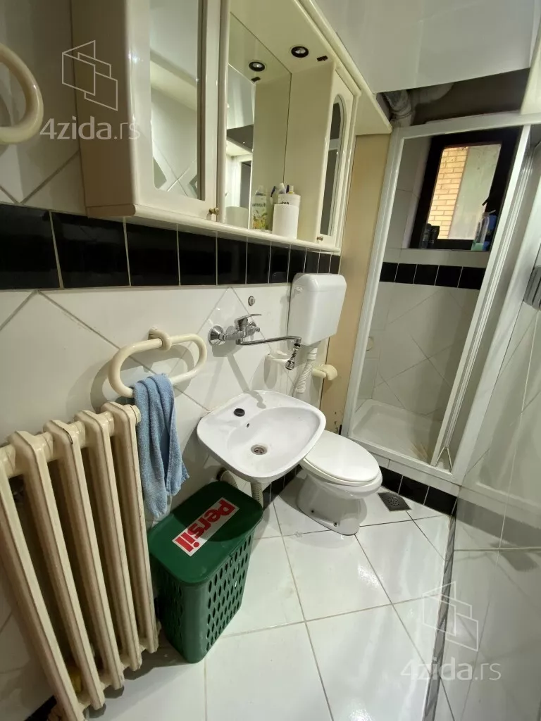 Šestosoban stan | 4zida