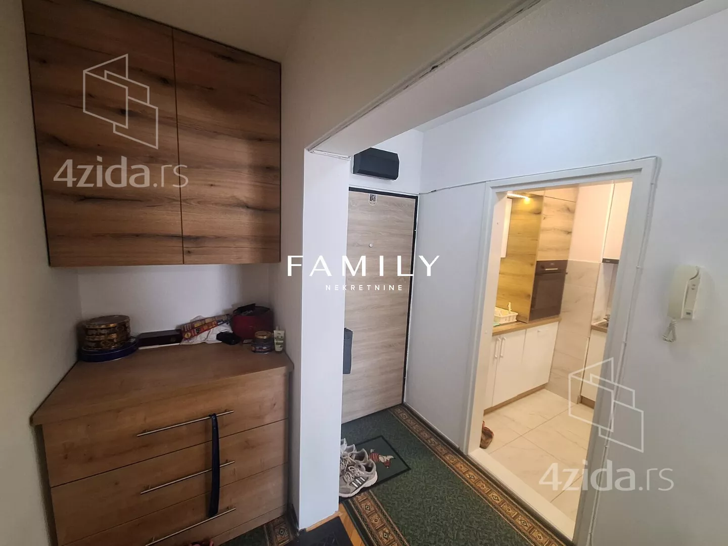 Jednoiposoban stan | 4zida