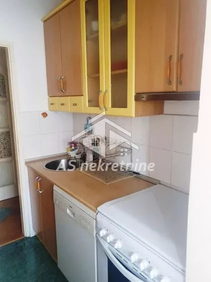 Blok 33 - Geneks | 4zida.rs