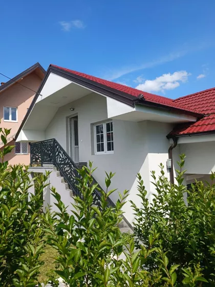 Višnje 11 | 4zida.rs