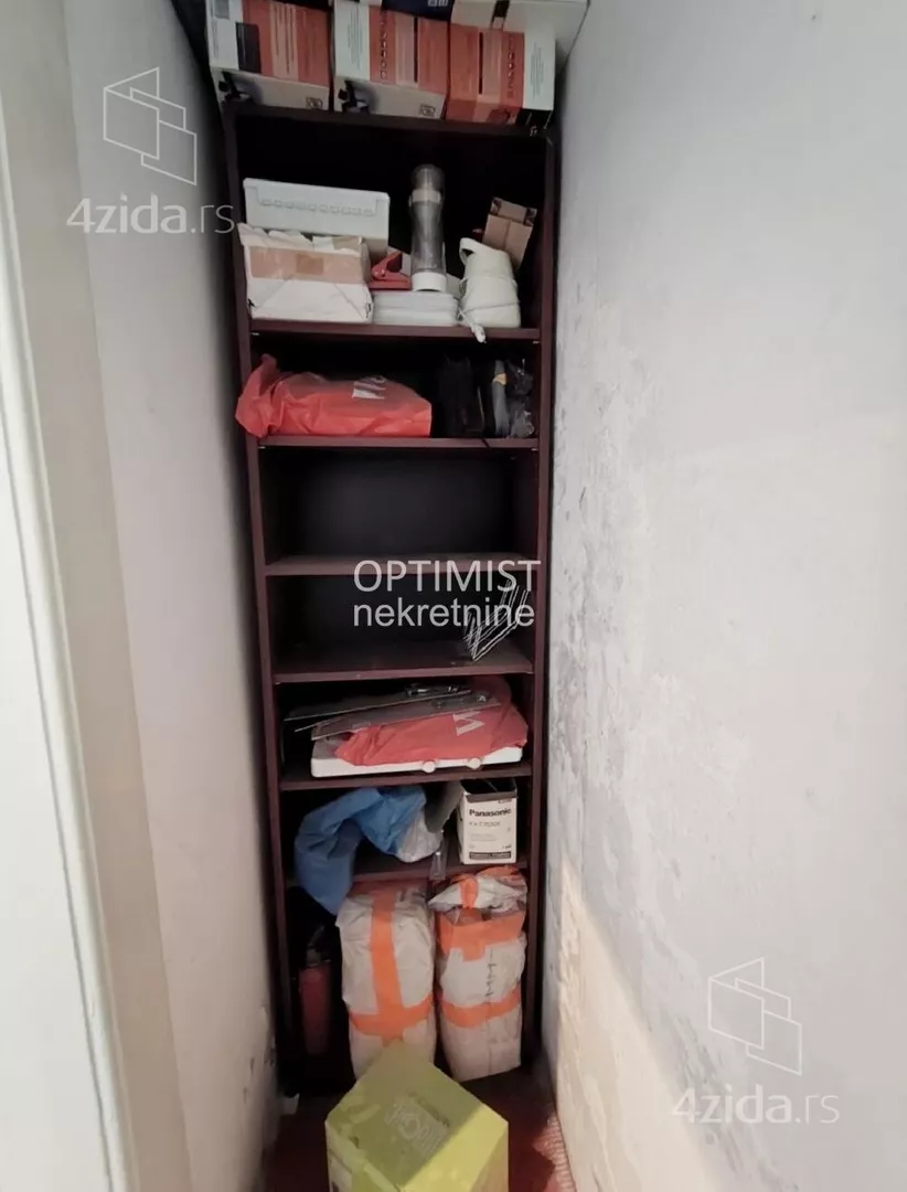 Šestosoban stan | 4zida