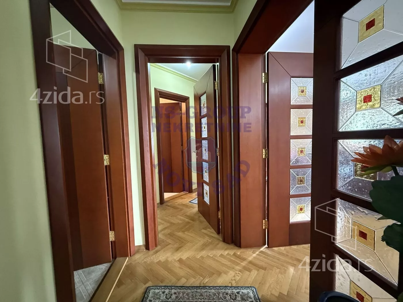 Troiposoban stan | 4zida