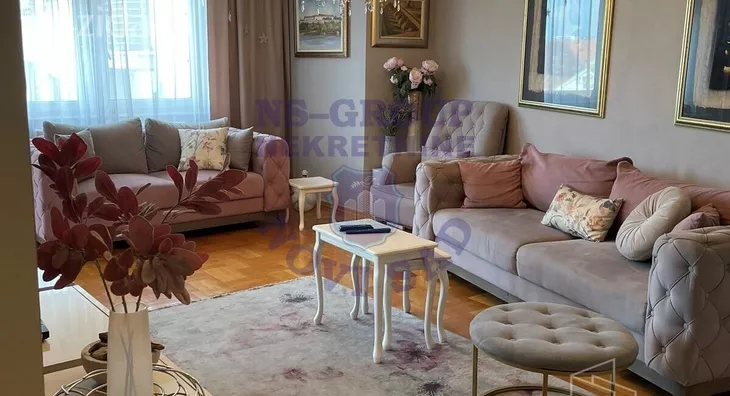 Četvoroiposoban stan | 4zida