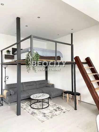 Trifkovićev trg | 4zida.rs