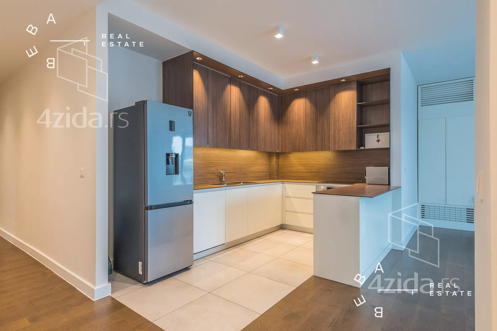 Petosoban stan | 4zida