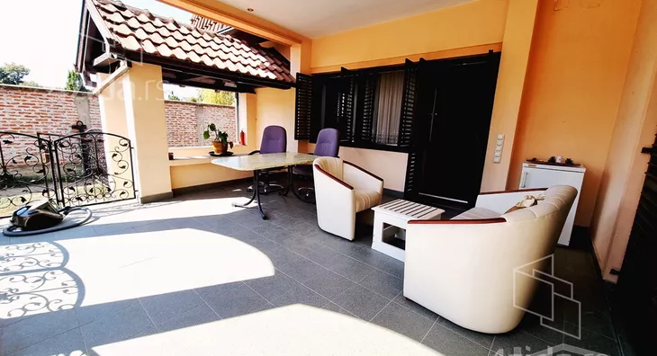 Petoiposoban stan | 4zida