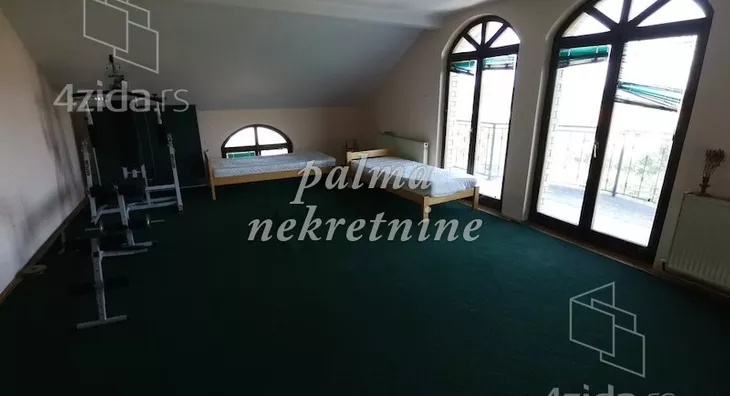 Poslovna zgrada | 4zida