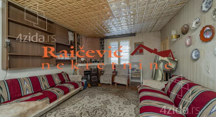 Plac | 4zida