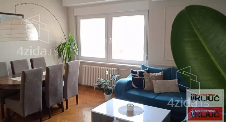 Četvoroiposoban stan | 4zida