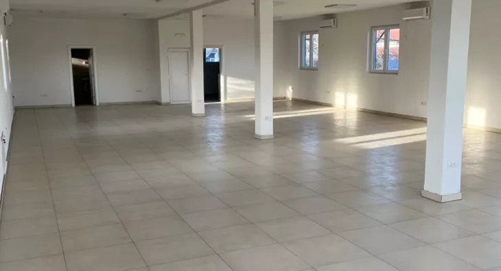 Poslovna zgrada | 4zida