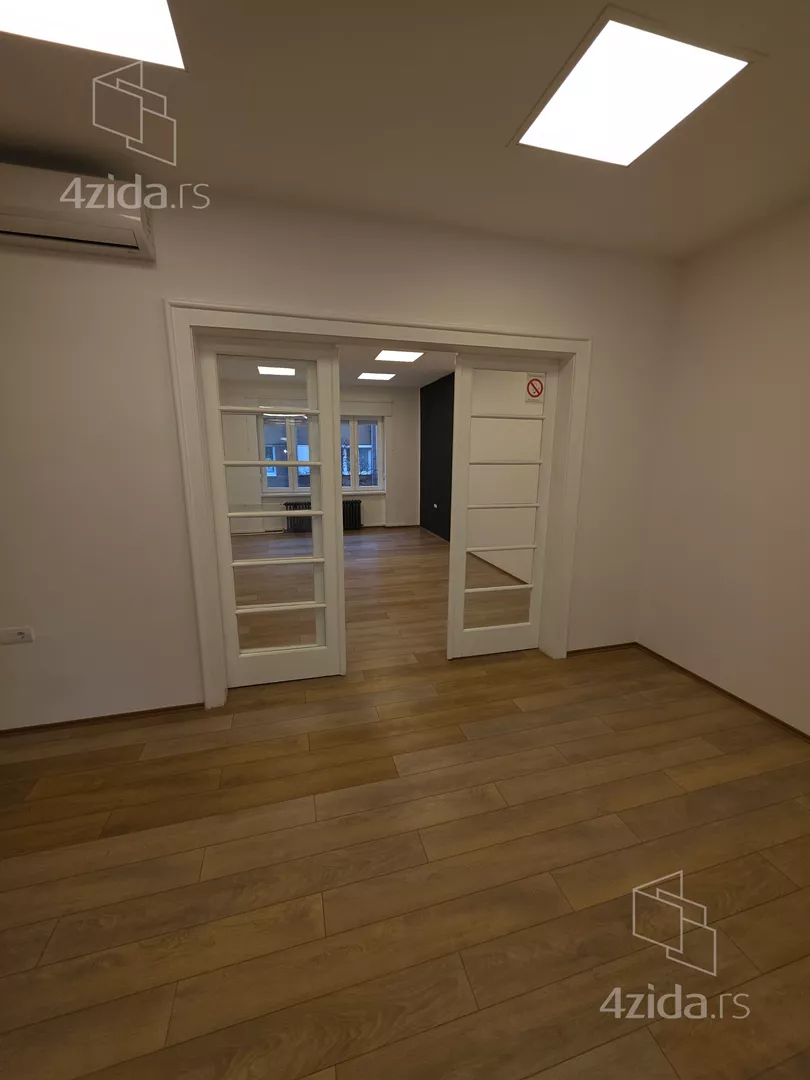 Četvoroiposoban stan | 4zida