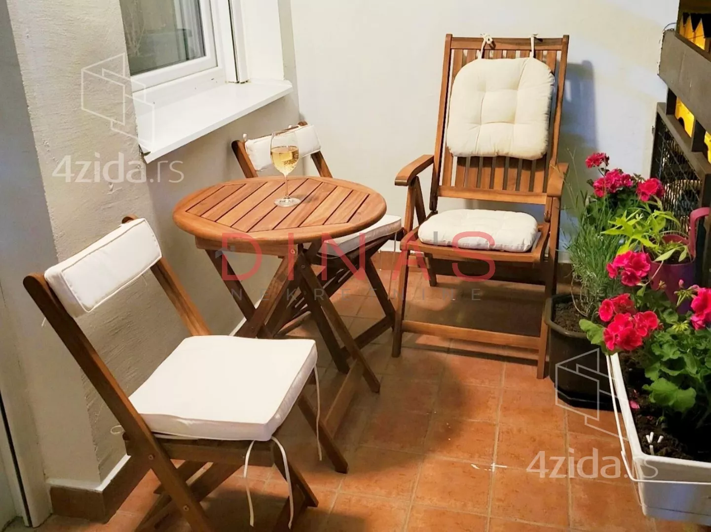 Troiposoban stan | 4zida