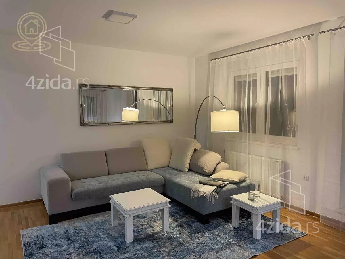 Petosoban stan | 4zida