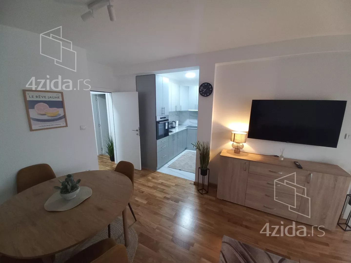 Jednoiposoban stan | 4zida