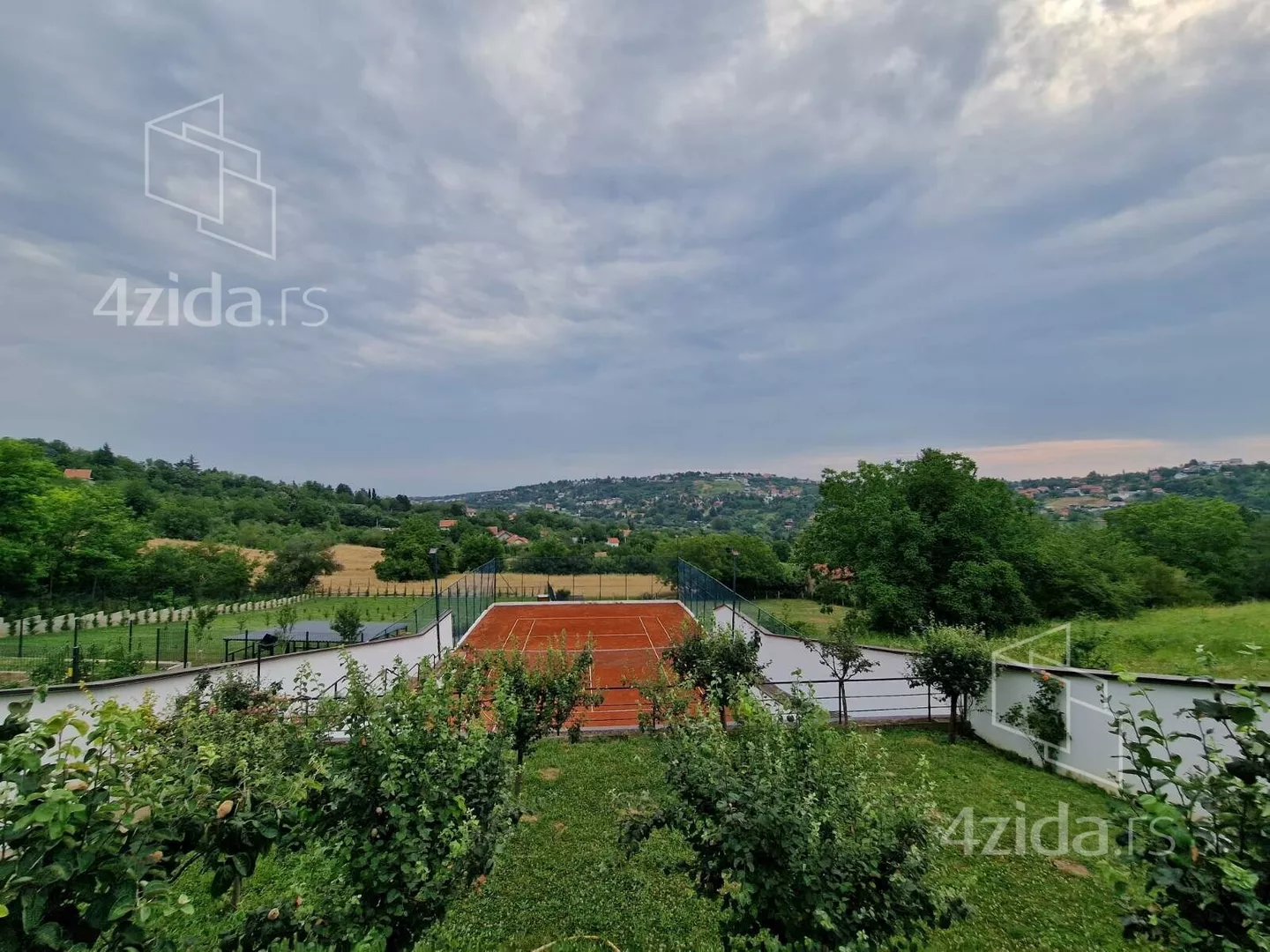 3-etažna kuća | 4zida