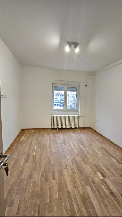 Pariske Komune | 4zida.rs